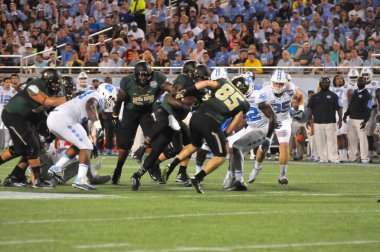 Kuzey Carolina 29 Aralık 2015 tarihinde Orlando Florida 'daki Kamp Dünya Stadyumu' nda oynanan Russell Atletizm Kupası 'nda Baylor ile karşılaşacak..