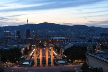 Akşamları şehir ışıklarına bak, şehir manzarası