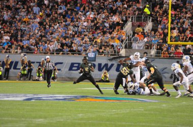 Kuzey Carolina 29 Aralık 2015 tarihinde Orlando Florida 'daki Kamp Dünya Stadyumu' nda oynanan Russell Atletizm Kupası 'nda Baylor ile karşılaşacak..