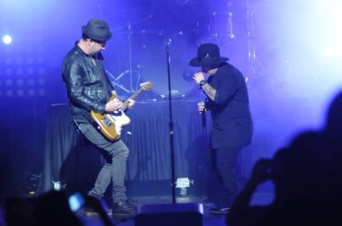 Christian Rock Bands Audio Adrenaline ve Kutless 23 Mart 2014 'te Osceola Sahne Sanatları Merkezi Kissimmee, FL' de sahne almaktadır..  