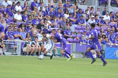 Orlando City 15 Nisan 2017 'de Florida, Orlando' daki Citrus Bowl 'da Los Angeles Galaksisine ev sahipliği yaptı..