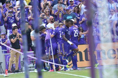 Orlando City 15 Nisan 2017 'de Florida, Orlando' daki Citrus Bowl 'da Los Angeles Galaksisine ev sahipliği yaptı.. 