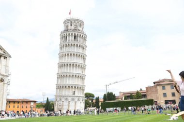 Eğik Pisa Kulesi, İtalya 