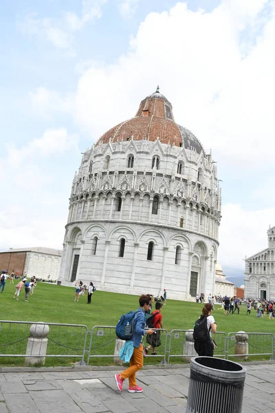 Talya Turistik Bir Yer Pisa Nın Eğimli Kulesi — Stok fotoğraf
