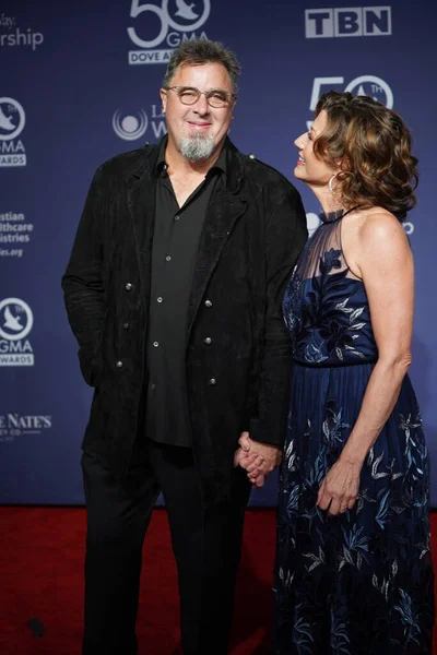 15 Ekim 2019 'da Nashville, Tennessee' deki Linbscome Üniversitesi 'nde verilen 50. GMA Dove Ödülleri sırasında kırmızı halı. 