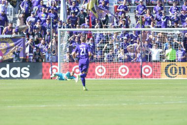 Orlando City SC, 9 Nisan 2019 'da Orlando, Florida' daki Citrus Bowl 'da New York Red Bulls' a ev sahipliği yapıyor..  