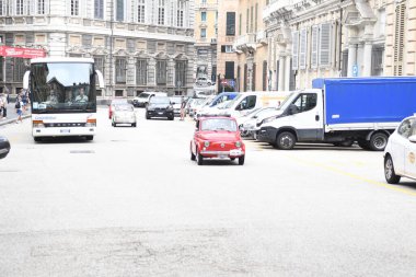 Küçük şirin İtalyan arabasının manzarası