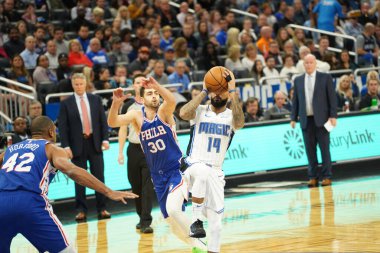 Orlando Magic 27 Aralık 2019 Cuma günü Orlando, Florida 'daki Amway Arena' da Philadelphia 76ers 'a ev sahipliği yapıyor..
