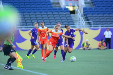 Orlando Pride sunucusu Houston Dash 23 Haziran 2016 'da Orlando Florida' daki Dünya Kampı Stadyumu 'nda..