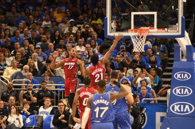 Orlando Magic 17 Ekim 2018 'de Orlando Florida' daki Amway Center 'da Miami Heat' i sunar..  