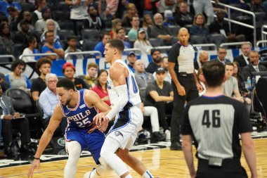 Orlando Magic 27 Aralık 2019 Cuma günü Orlando, Florida 'daki Amway Arena' da Philadelphia 76ers 'a ev sahipliği yapıyor..