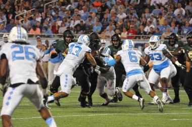 Kuzey Carolina 29 Aralık 2015 tarihinde Orlando Florida 'daki Kamp Dünya Stadyumu' nda oynanan Russell Atletizm Kupası 'nda Baylor ile karşılaşacak..