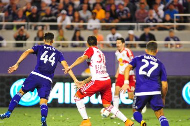 Orlando City SC, 6 Mayıs 2016 'da Orlando Florida' daki Dünya Kampı Stadyumu 'nda New York Red Bulls' a ev sahipliği yaptı..