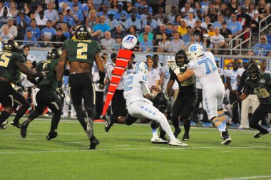 Kuzey Carolina 29 Aralık 2015 tarihinde Orlando Florida 'daki Kamp Dünya Stadyumu' nda oynanan Russell Atletizm Kupası 'nda Baylor ile karşılaşacak.. 