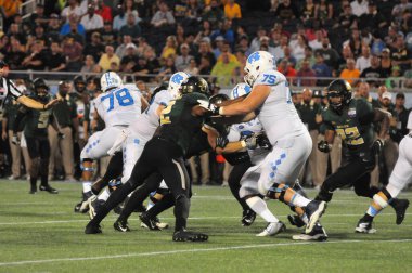 Kuzey Carolina 29 Aralık 2015 tarihinde Orlando Florida 'daki Kamp Dünya Stadyumu' nda oynanan Russell Atletizm Kupası 'nda Baylor ile karşılaşacak.. 