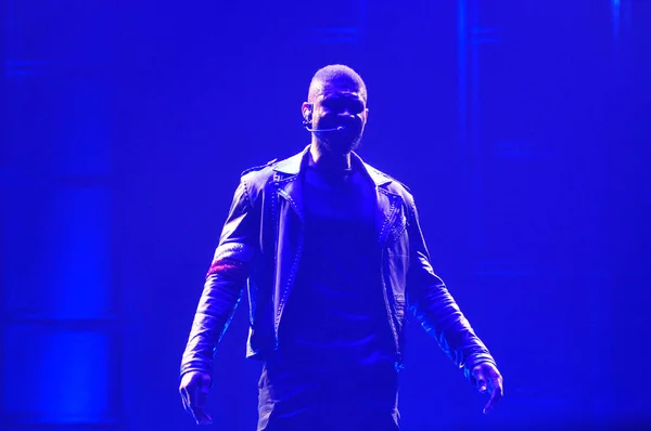 Singer Usher Treedt Het Amway Center Orlando Florida December 2014 — Stockfoto