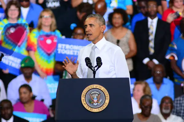 President Barack Obama Gastheer Van Een Campagne Rally Voor Presidentskandidaat — Stockfoto