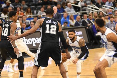 Orlando Magic, 19 Aralık 2018 tarihinde Orlando Florida 'daki Amway Center' da San Antonio Spurs 'a ev sahipliği yapmaktadır.