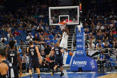 Orlando Magic, Orlando, Florida, ABD 'deki Amway Center' da Milwaukee Bucks 'a ev sahipliği yapıyor. 1 Kasım 2019.  