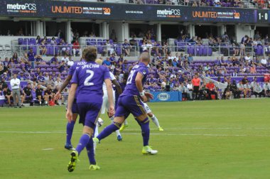 Orlando City 15 Nisan 2017 'de Florida, Orlando' daki Citrus Bowl 'da Los Angeles Galaksisine ev sahipliği yaptı..  