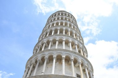 Eğik Pisa Kulesi, İtalya 