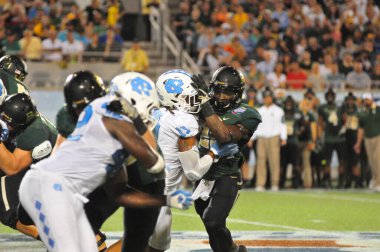 Kuzey Carolina 29 Aralık 2015 tarihinde Orlando Florida 'daki Kamp Dünya Stadyumu' nda oynanan Russell Atletizm Kupası 'nda Baylor ile karşılaşacak..