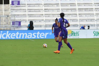 Orlando Pride, 22 Nisan 2018 'de Florida, Orlando' daki Exploria Stadyumu 'nda Houston Dash' e ev sahipliği yaptı..  