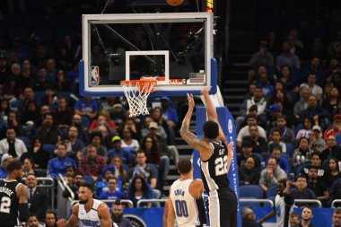 Orlando Magic, 19 Aralık 2018 tarihinde Orlando Florida 'daki Amway Center' da San Antonio Spurs 'a ev sahipliği yapmaktadır.