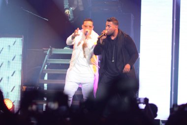 Baba Yankee ve Don Omar 7 Ağustos 2016 'da Orlando Florida' daki Amway Center 'da konser verdiler..  