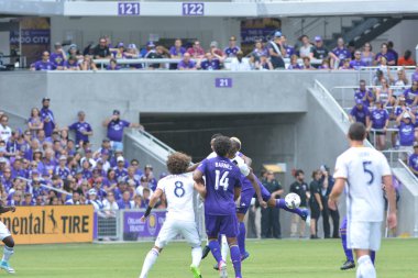 Orlando City 15 Nisan 2017 'de Florida, Orlando' daki Citrus Bowl 'da Los Angeles Galaksisine ev sahipliği yaptı.. 