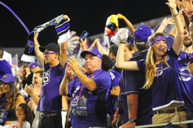 Orlando City SC, 8 Mayıs 2015 'te Florida' daki Kamp Dünyası Stadyumu 'nda Los Angeles Galaksisi' ne ev sahipliği yaptı.. 