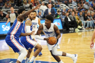 Orlando Magic 27 Aralık 2019 Cuma günü Orlando, Florida 'daki Amway Arena' da Philadelphia 76ers 'a ev sahipliği yapıyor..
