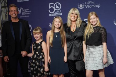 15 Ekim 2019 'da Nashville, Tennessee' deki Linbscome Üniversitesi 'nde verilen 50. GMA Dove Ödülleri sırasında kırmızı halı. 