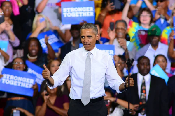 Presidente Barack Obama Organizó Mitin Campaña Para Candidata Presidencial Hillary — Foto de Stock