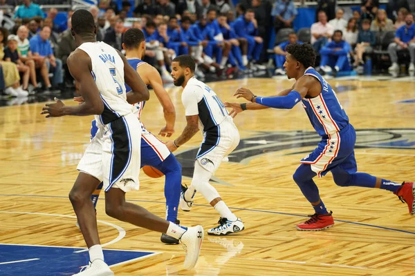 Orlando Magic 13 Ekim 2019 'da Florida, Orlando' daki Amway Center 'da Philadelphia 76ers' a ev sahipliği yaptı..  