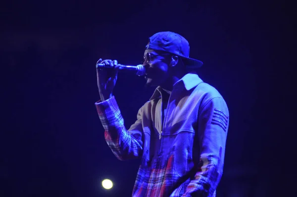 Singer Usher Opptrer Amway Center Orlando Florida Desember 2015 – stockfoto