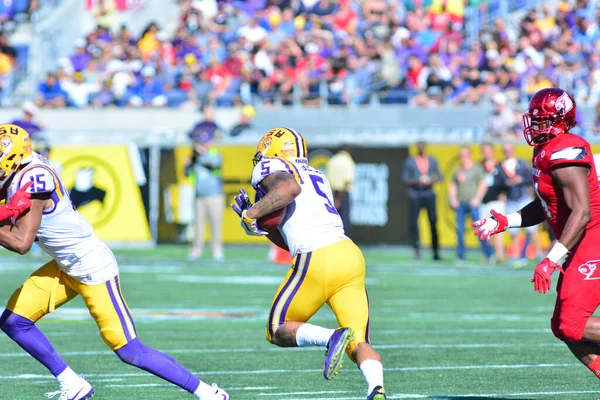 Lsu Enfrenta Louisville Durante 71St Citrus Bowl Camping World Stadium — Fotografia de Stock