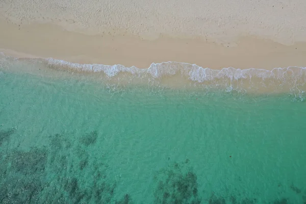 ジョージタウンのケイマン島で最も美しいビーチのいくつかの美しい景色 — ストック写真