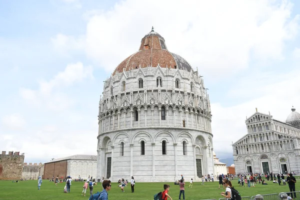 Talya Turistik Bir Yer Pisa Nın Eğimli Kulesi — Stok fotoğraf