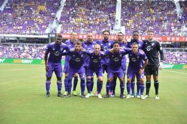 Orlando City 15 Nisan 2017 'de Florida, Orlando' daki Citrus Bowl 'da Los Angeles Galaksisine ev sahipliği yaptı..  
