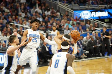 Orlando Magic 27 Aralık 2019 Cuma günü Orlando, Florida 'daki Amway Arena' da Philadelphia 76ers 'a ev sahipliği yapıyor..