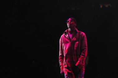 R & B Şarkıcısı Usher 12 Aralık 2014 'te Orlando Florida' daki Amway Center 'da sahne alacak..  