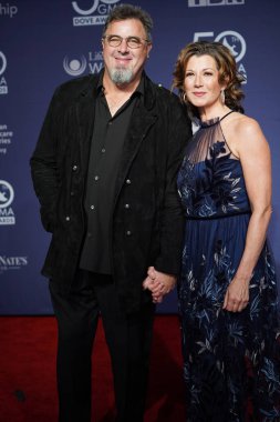 15 Ekim 2019 'da Nashville, Tennessee' deki Linbscome Üniversitesi 'nde verilen 50. GMA Dove Ödülleri sırasında kırmızı halı. 