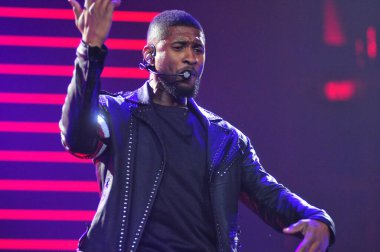 R & B Şarkıcısı Usher 12 Aralık 2015 'te Orlando Florida' daki Amway Center 'da sahne alacak.. 
