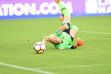 Orlando Pride, 22 Nisan 2018 'de Florida, Orlando' daki Exploria Stadyumu 'nda Houston Dash' e ev sahipliği yaptı..  