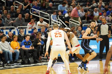 Orlando Magic 30 Aralık 2019 tarihinde Orlando, Florida 'daki Amway Center' da Atlanta Hawks 'a ev sahipliği yaptı.