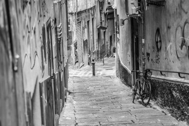 Tipik bir Avrupa sokağı. Güzel ve eski binalar.