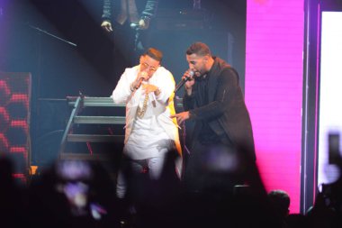 Baba Yankee ve Don Omar 7 Ağustos 2016 'da Orlando Florida' daki Amway Center 'da konser verdiler..  