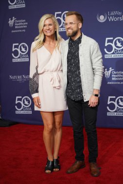 15 Ekim 2019 'da Nashville, Tennessee' deki Linbscome Üniversitesi 'nde verilen 50. GMA Dove Ödülleri sırasında kırmızı halı. 