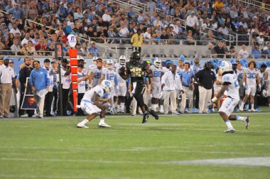 Kuzey Carolina 29 Aralık 2015 tarihinde Orlando Florida 'daki Kamp Dünya Stadyumu' nda oynanan Russell Atletizm Kupası 'nda Baylor ile karşılaşacak..